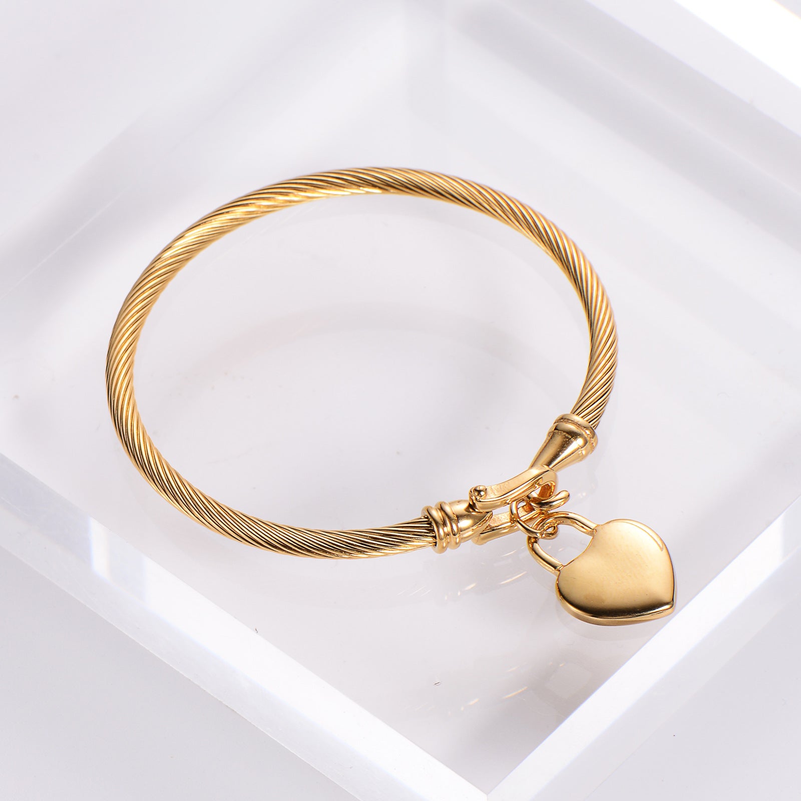 Electroplated 18K Gold Stainless Steel 3mm Cable Steel Wire Heart Shaped Bracelet